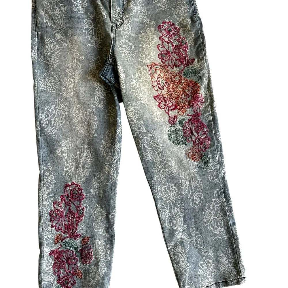 DG2 by Diane Gilman Floral Embroidered Cropped Jeans - Blue and Red - Picture 5 of 15